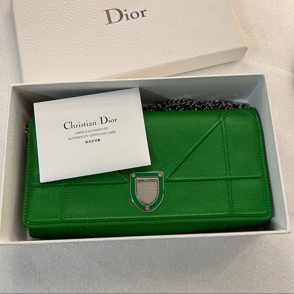 Diorama wallet on chain - Picture 9 of 12